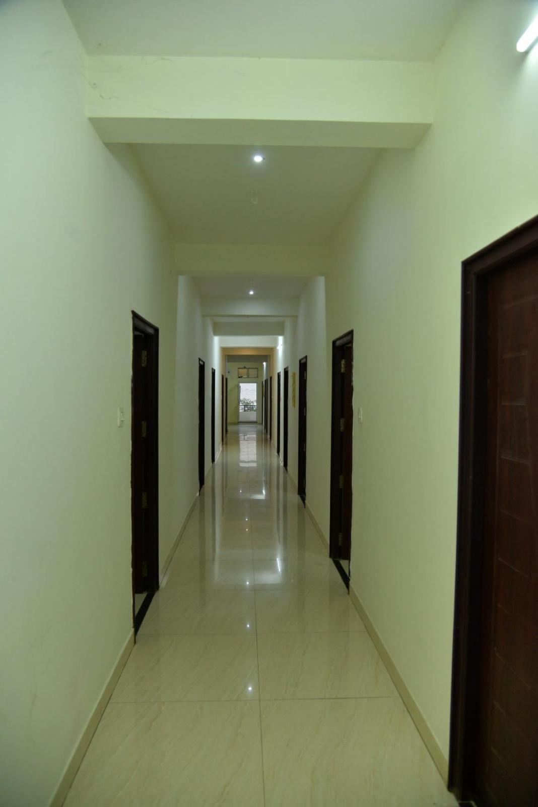 Arivu Lodge Ac Anaimalai Ngoại thất bức ảnh